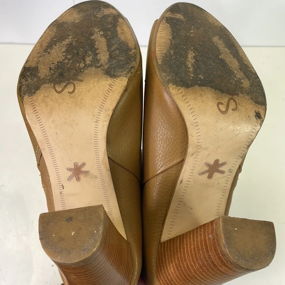 Splendid tan leather peep toe bootie